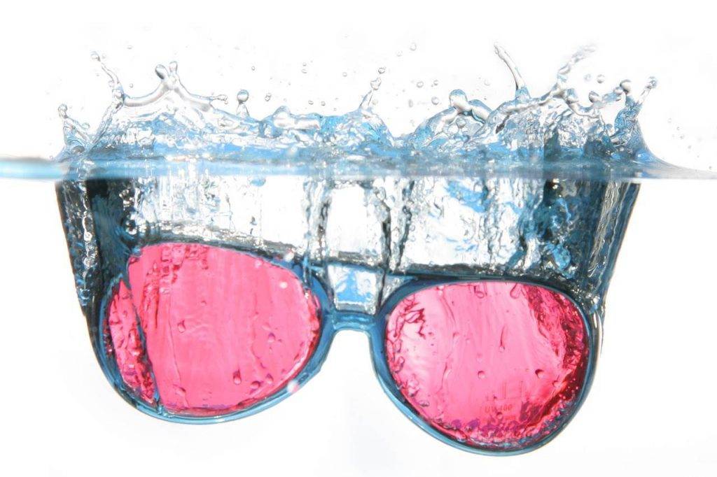 sunglasses-retro-80s-in-water-1024x682-1